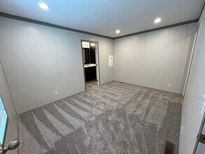 701 Hawaii in Belleville, MI - Building Photo - Building Photo