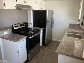 16 N 27th St in Las Vegas, NV - Building Photo - Building Photo