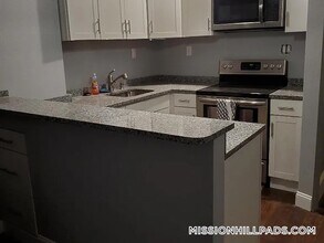 846 Huntington Ave in Boston, MA - Building Photo - Building Photo