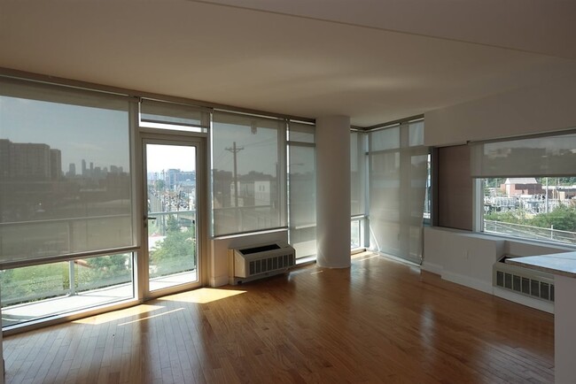 1700 Park Ave, Unit 2C in Weehawken, NJ - Building Photo - Building Photo