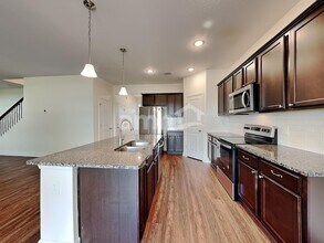 1336 Mount Logan Dr in Apopka, FL - Building Photo - Building Photo