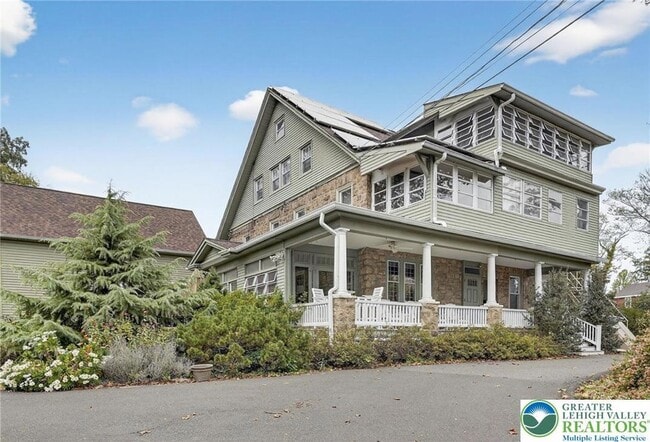 313 Edgewood Dr