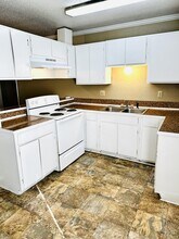 100 Garrett Ln, Unit 6 in Jennings, LA - Building Photo - Building Photo