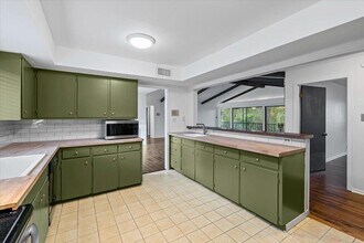 313 Comet in Lakeway, TX - Building Photo - Building Photo