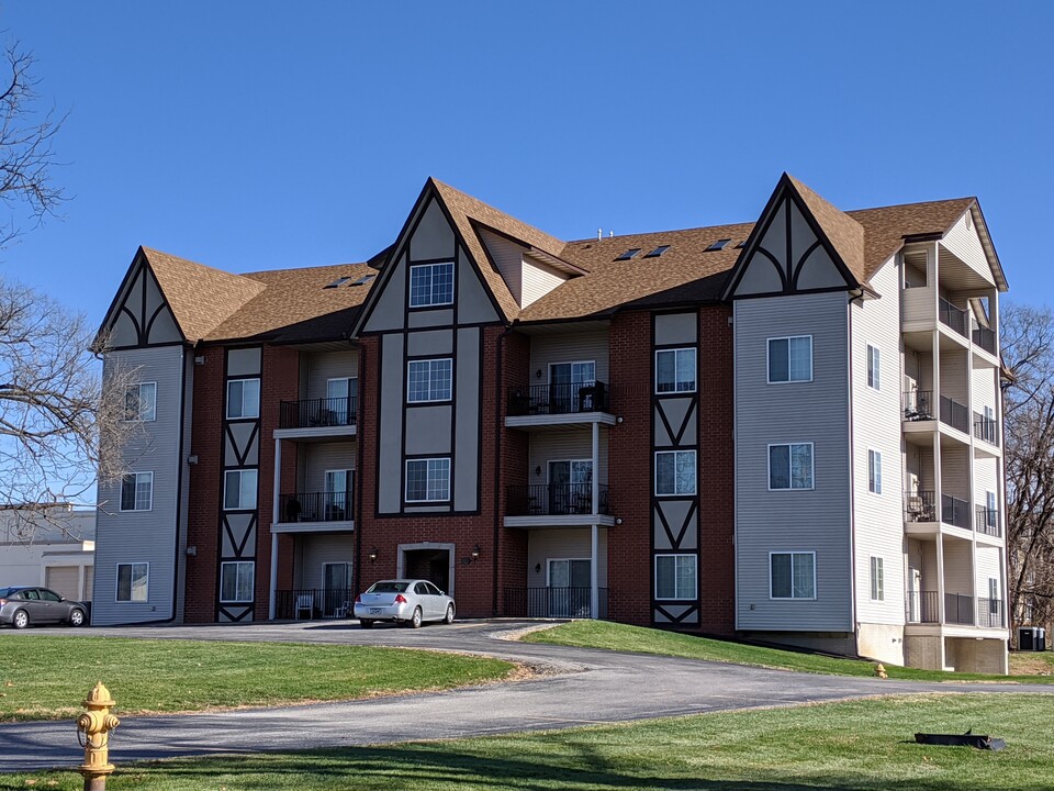 3415 Eastern Ave, Unit 2 Bed 2 Bath 1 Car Garage in Davenport, IA - Building Photo