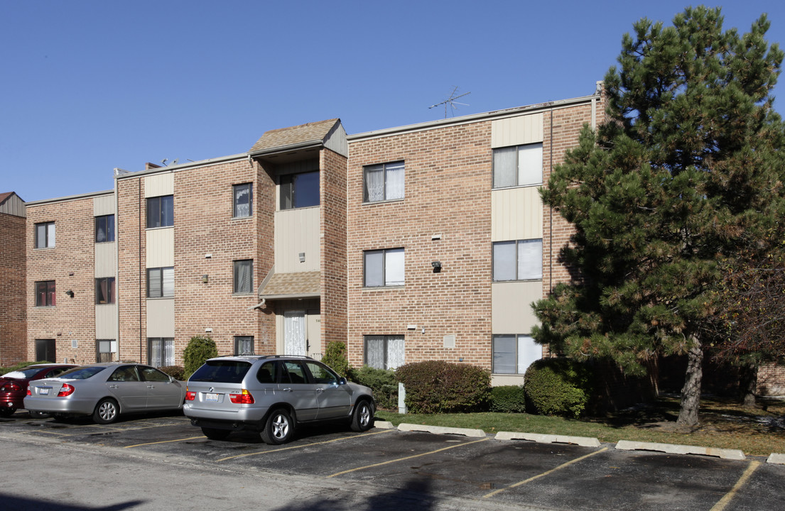 1487 E Ports O Call Dr in Palatine, IL - Building Photo