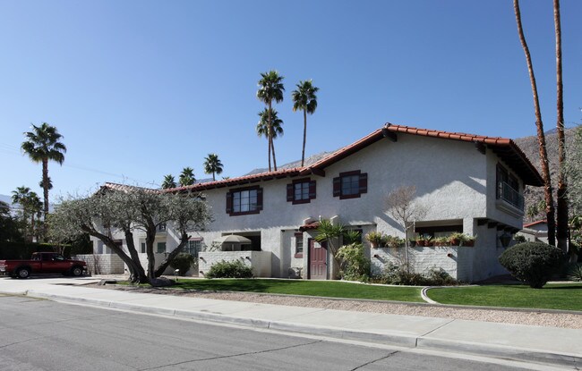 Las Casitas Apartments in Palm Springs, CA - Building Photo - Building Photo