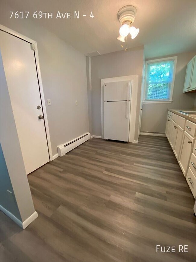 7617 69th Ave N in Minneapolis, MN - Building Photo - Building Photo