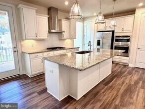 3822 Rainier Dr in Fairfax, VA - Building Photo - Building Photo