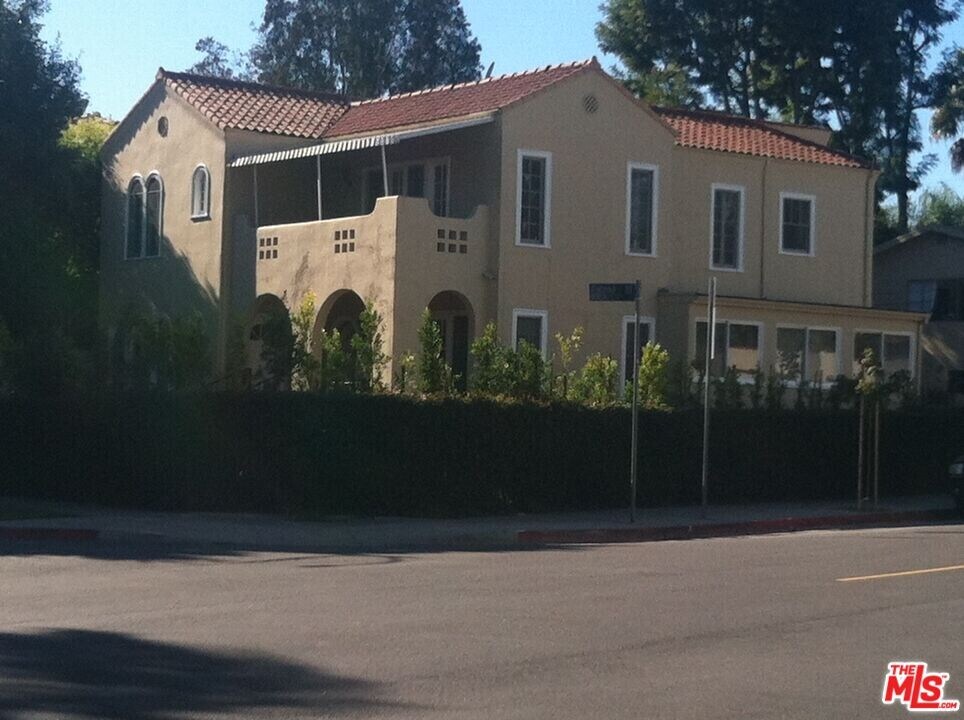 803 S Detroit St in Los Angeles, CA - Building Photo
