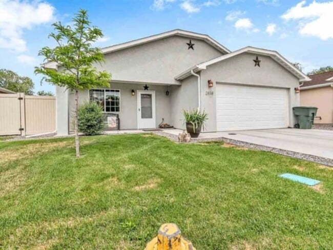 property at 2818 Alta Dr