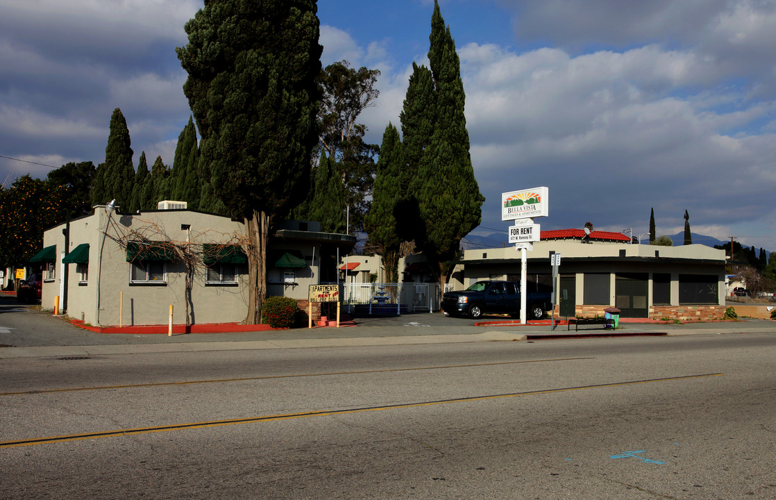 Bella Vista Cottages & Apartments in Banning, CA - Foto de edificio