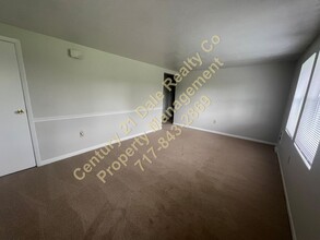 909 Bowers Bridge Rd in Manchester, PA - Building Photo - Building Photo