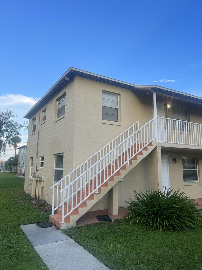 731 Michigan Ct in St. Cloud, FL - Foto de edificio - Building Photo