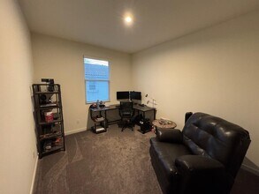 4137 Rio Azul Way in Oceanside, CA - Building Photo - Building Photo