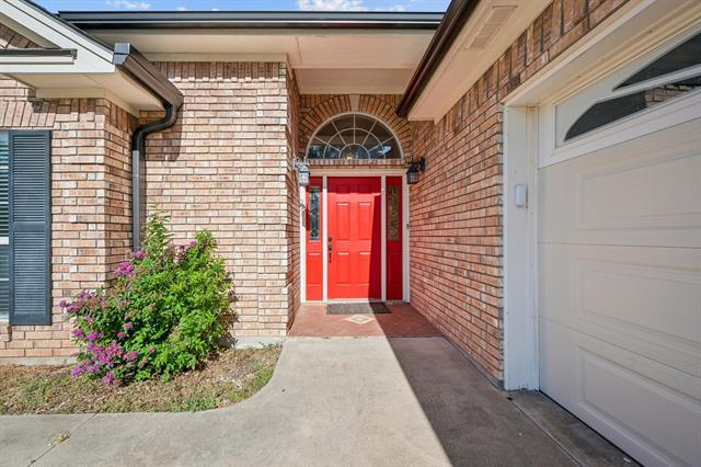 1071 N Maple St in Muenster, TX - Building Photo - Building Photo