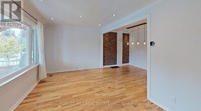 32 Rotherham Ave in Toronto, ON - Building Photo - Building Photo