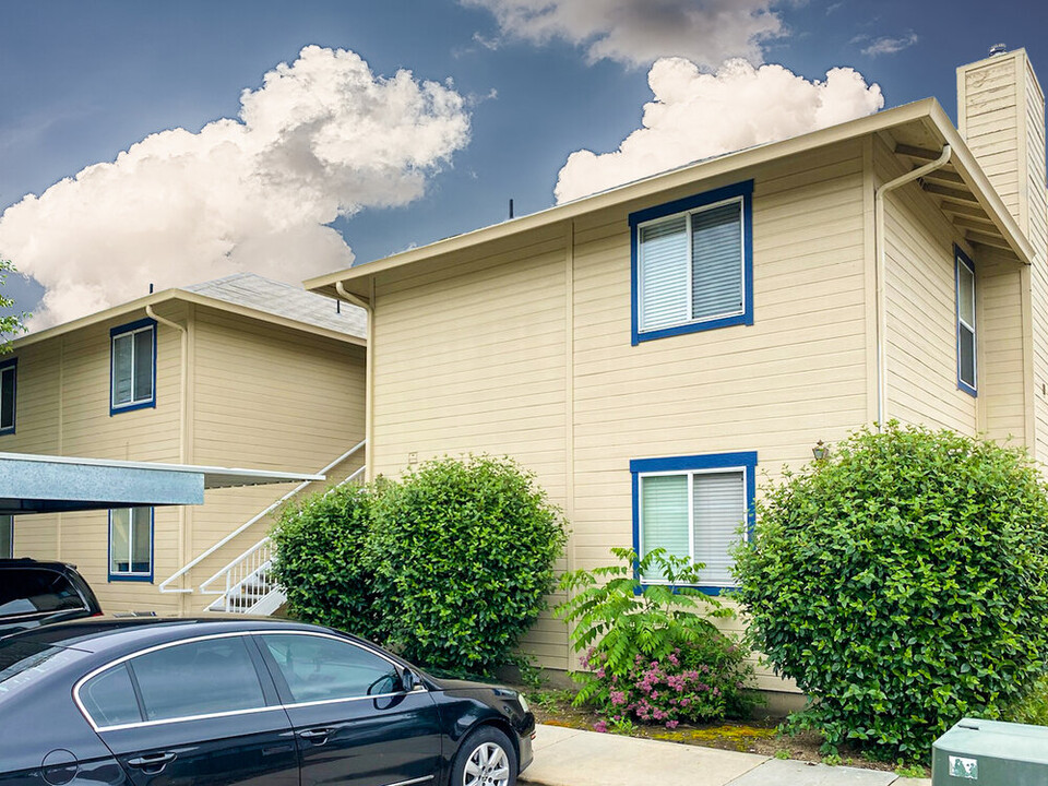 1017 N Stilson Rd-Unit -201 in Boise, ID - Foto de edificio