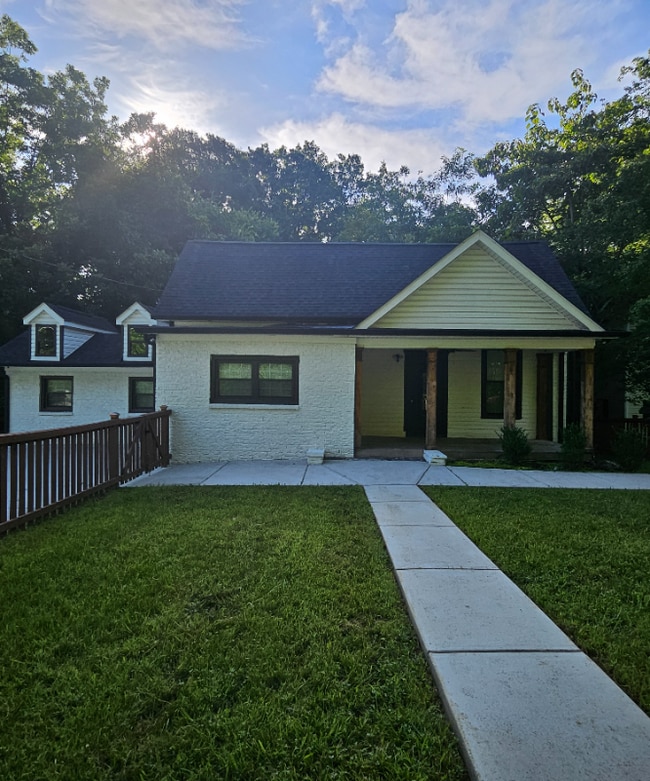 property at 16 Johnson Rd NW