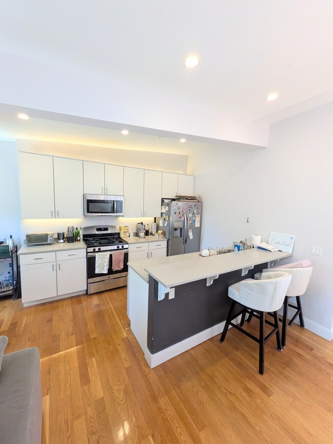11 Highland Park Ave, Unit 2