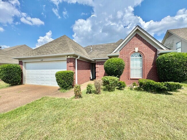 1468 S Goodlett Grove Cove in Cordova, TN - Foto de edificio - Building Photo