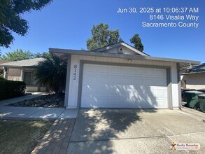 8142 Visalia Way in Sacramento, CA - Building Photo - Building Photo