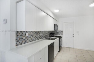 1522 SW 30th St in Fort Lauderdale, FL - Building Photo
