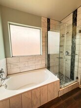 23603 Maple Vista Ln in Spring, TX - Foto de edificio - Building Photo