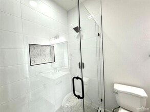 5401 N Crown Point in Pharr, TX - Building Photo - Building Photo