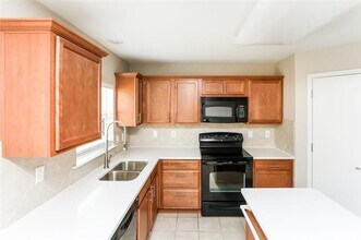 707 River Run Dr in Red Oak, TX - Building Photo - Building Photo