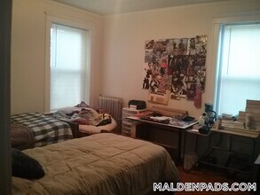 90 Maple St in Malden, MA - Foto de edificio - Building Photo