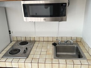 946 Via Los Padres in Santa Barbara, CA - Building Photo - Building Photo