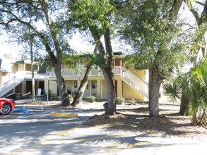 Cornerstone Apartments in Tampa, FL - Building Photo - Building Photo