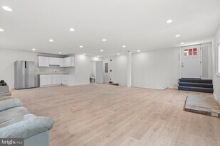 819 11th Ave in Prospect Park, PA - Building Photo