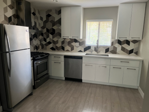 11040 Hesby St in Los Angeles, CA - Building Photo - Building Photo