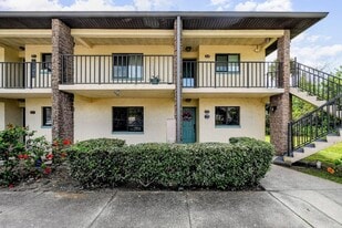 100 Canebreakers Dr in Cocoa, FL - Building Photo