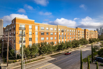 Caroline West Gray in Houston, TX - Building Photo - Building Photo