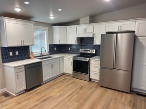 402 Harbor Blvd in Burbank, WA - Building Photo - Building Photo