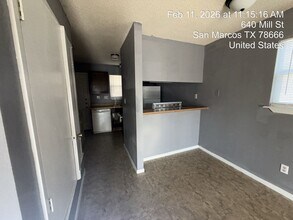 640 Mill St in San Marcos, TX - Building Photo - Building Photo