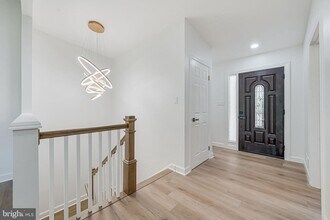 866 Canal Dr in McLean, VA - Building Photo - Building Photo