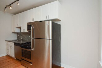 2423 N Kedzie Blvd in Chicago, IL - Building Photo - Building Photo