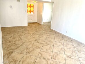 2198 Capistrano Ave in Las Vegas, NV - Building Photo - Building Photo
