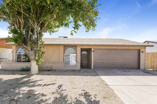 6229 W Mary Jane Ln in Glendale, AZ - Building Photo - Building Photo