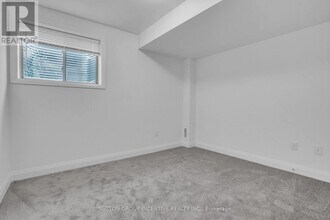 5 Ranch Ter in Barrie, ON - Building Photo - Building Photo