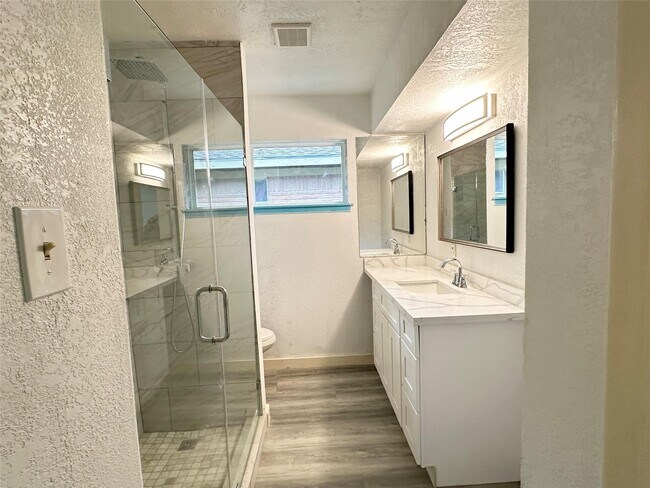 11922 Sea Shore Dr in Houston, TX - Foto de edificio - Building Photo