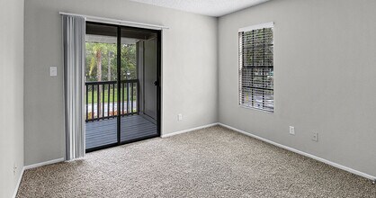 The Oaks of Woodland Park Apartments in Tampa, FL - Foto de edificio - Building Photo