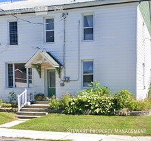 35-35 Union St N in Mississippi Mills, ON - Building Photo