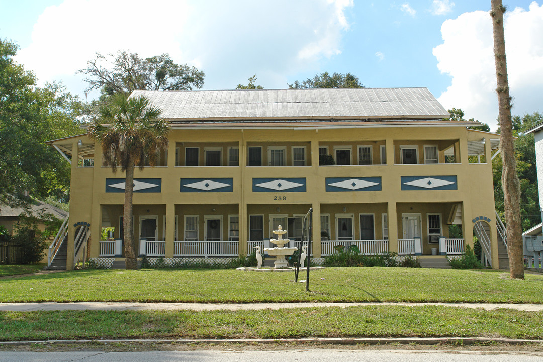 East Graves Avenue Apartments in Orange City, FL - Building Photo