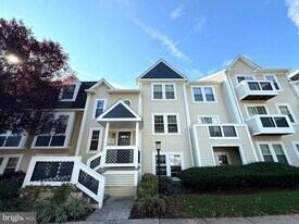 12956A Grays Pointe Rd, Unit 12956A in Fairfax, VA - Building Photo