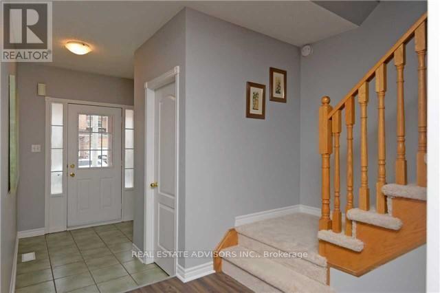 15 Queen Anne Dr in Brampton, ON - Building Photo - Building Photo